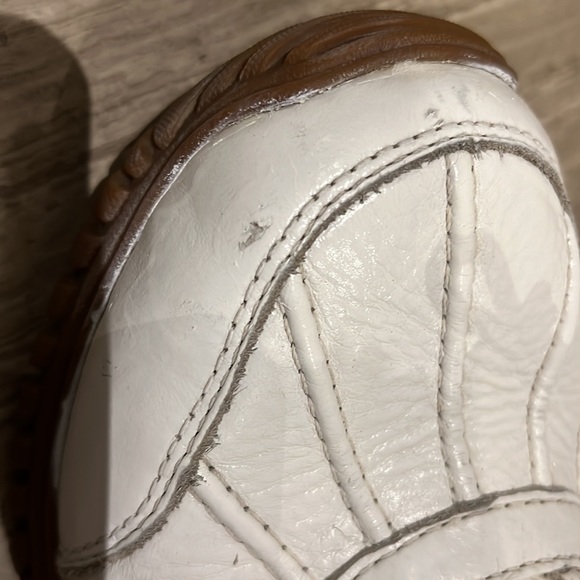 Uggs white winter boots size 8 (women’s) - Picture 3 of 9